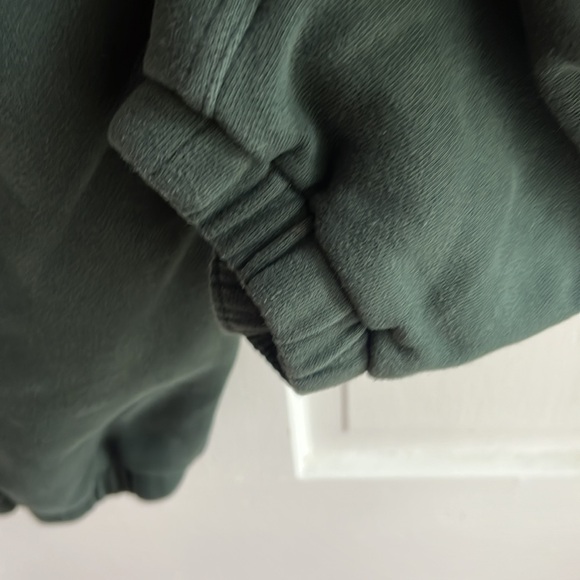EUC ~ Lululemon Scuba Legacy Green Cargo Oversized Joggers ~ Size:  L - Picture 4 of 4